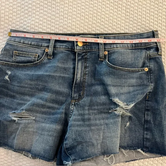 Universal Thread High Rise Shorts! - Picture 6 of 6